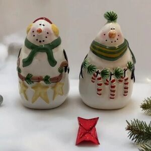 Oneida Festive Snowmen Salt and Pepper Shakers Christmas